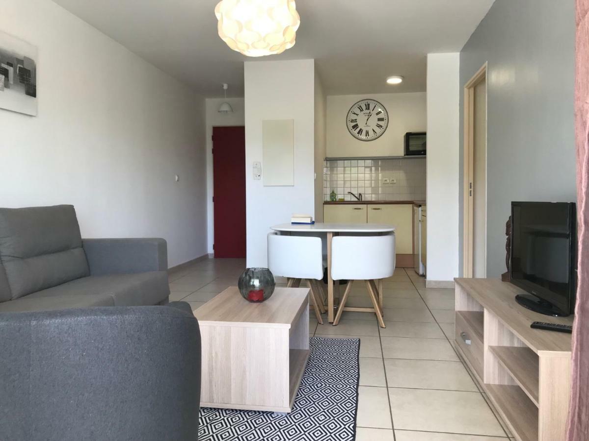 Meuble Homard Avec Jacuzzi Et Vue Mer Saint-Gilles-les Bains Luaran gambar