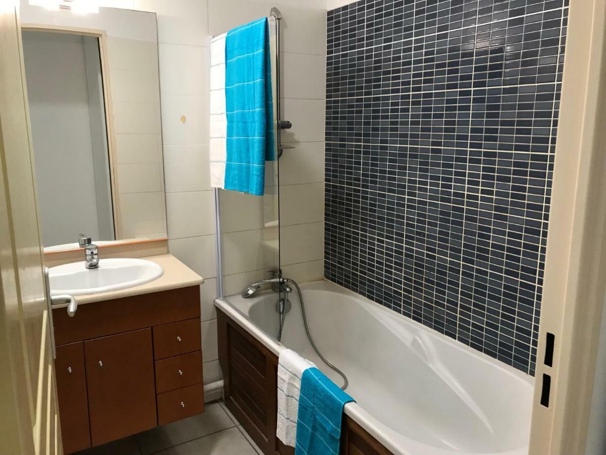 Meuble Homard Avec Jacuzzi Et Vue Mer Saint-Gilles-les Bains Luaran gambar