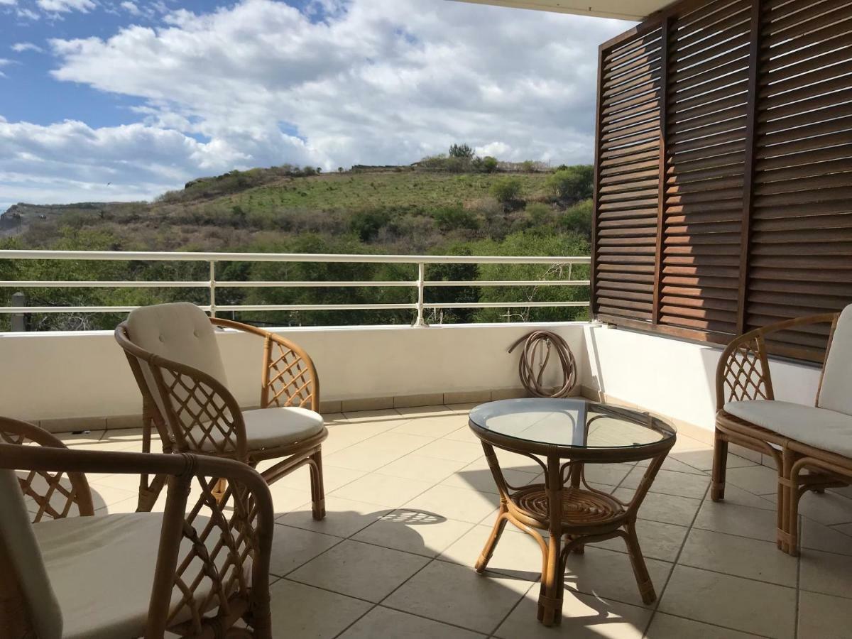 Meuble Homard Avec Jacuzzi Et Vue Mer Saint-Gilles-les Bains Luaran gambar