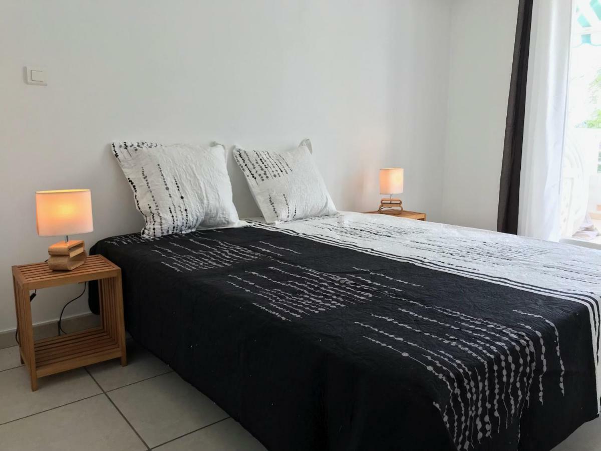 Meuble Homard Avec Jacuzzi Et Vue Mer Saint-Gilles-les Bains Luaran gambar